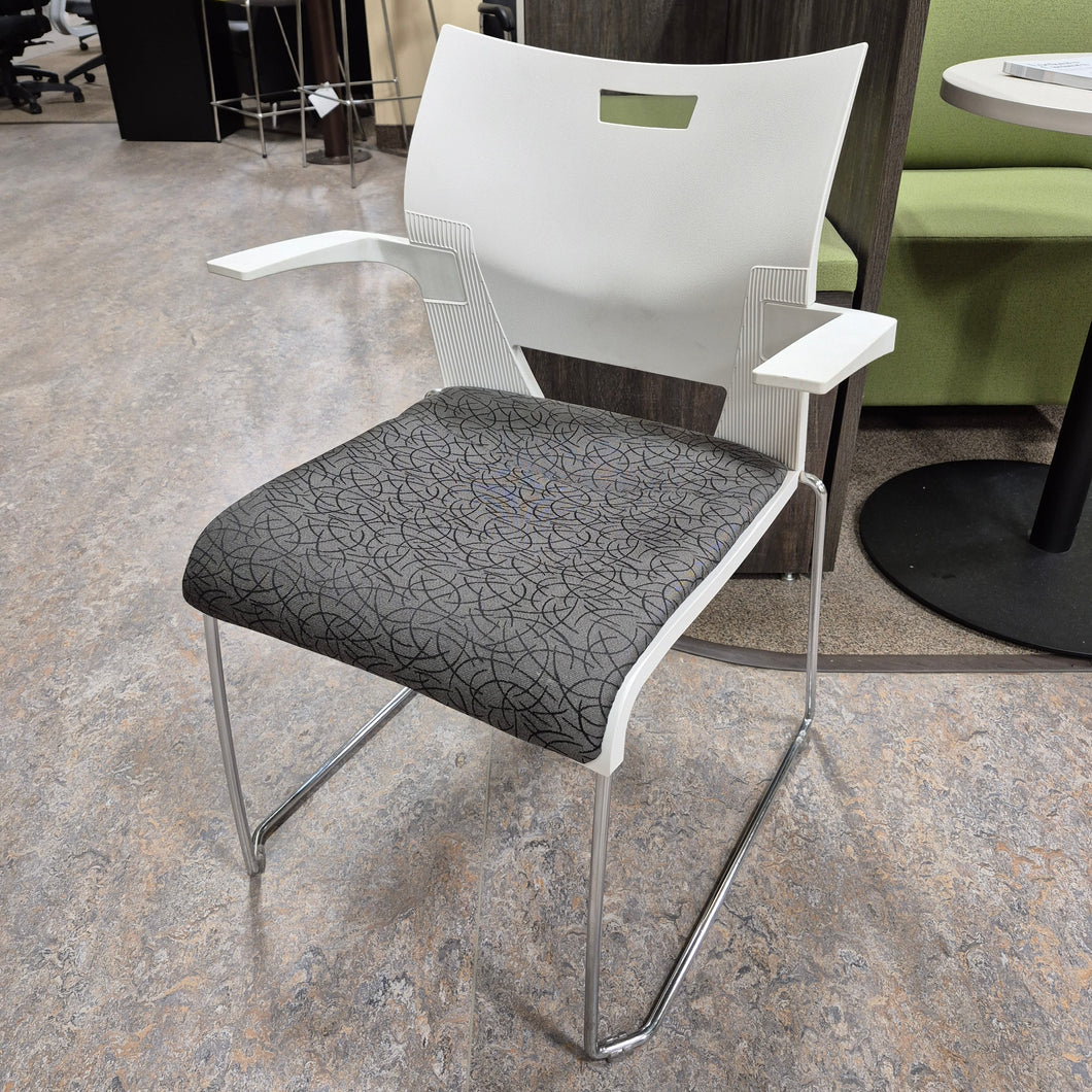 Chaise # HM99047255
