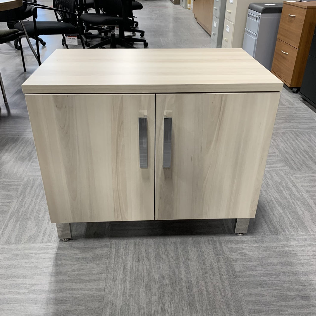 Armoire sur patte #824